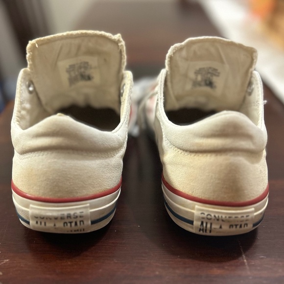 Chuck Taylor All Star Canvas Converse, Well Worn | Size 10 - Picture 5 of 8